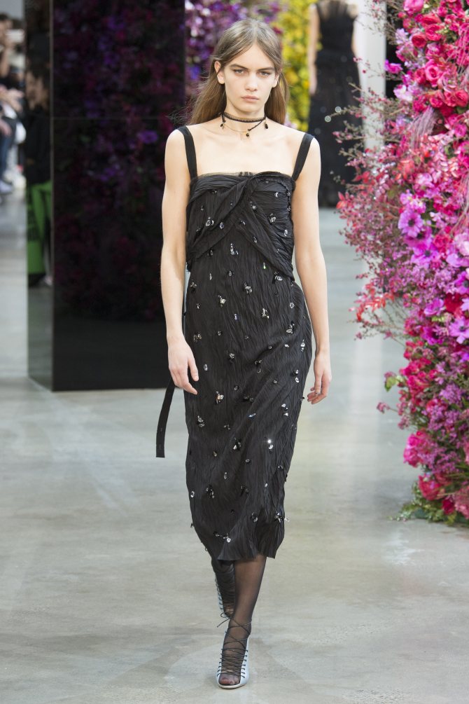 Jason Wu черное прямое удлиненное платье с белым принтом 2018-2019.