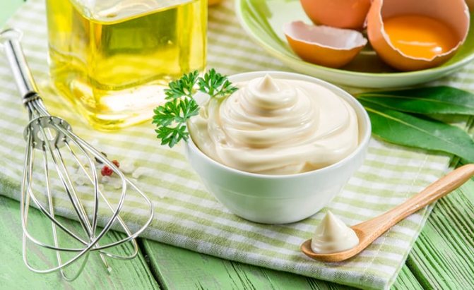 Классический майонез с яйцом и уксусом