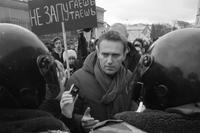 Оппозиционный политик Алексей Навальный, биография
