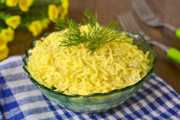 Салат с вареной колбасой — 12 вкусных и простых рецептов