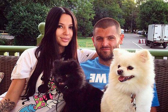 В 2021 г. Александр праздновал 33-летие