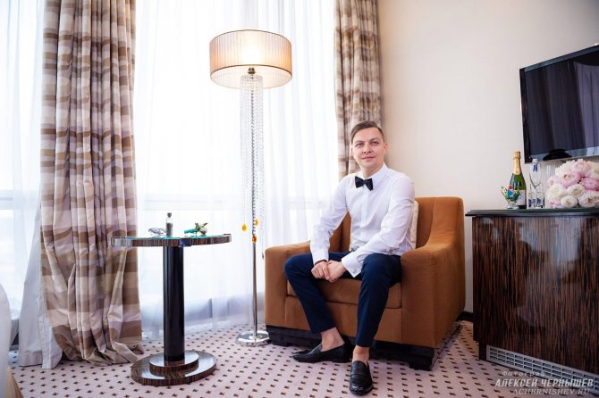 жених в отеле Crowne Plaza